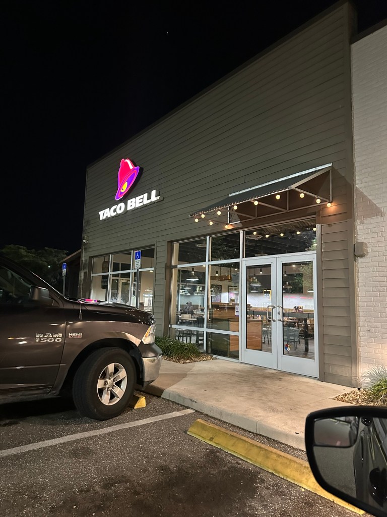 Where Kayda makes her money to but things whenever she wants.